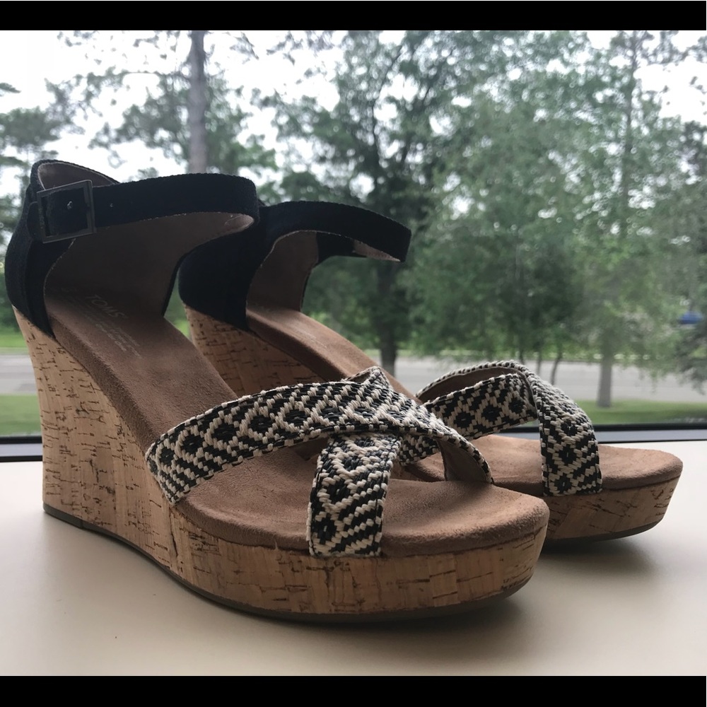 TOMS Wedge Sandals ⭐️NEW⭐️